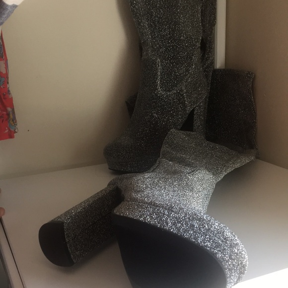 🎉🎉JUST REDUCED🎉🎉Madden Girl boot - Picture 2 of 3